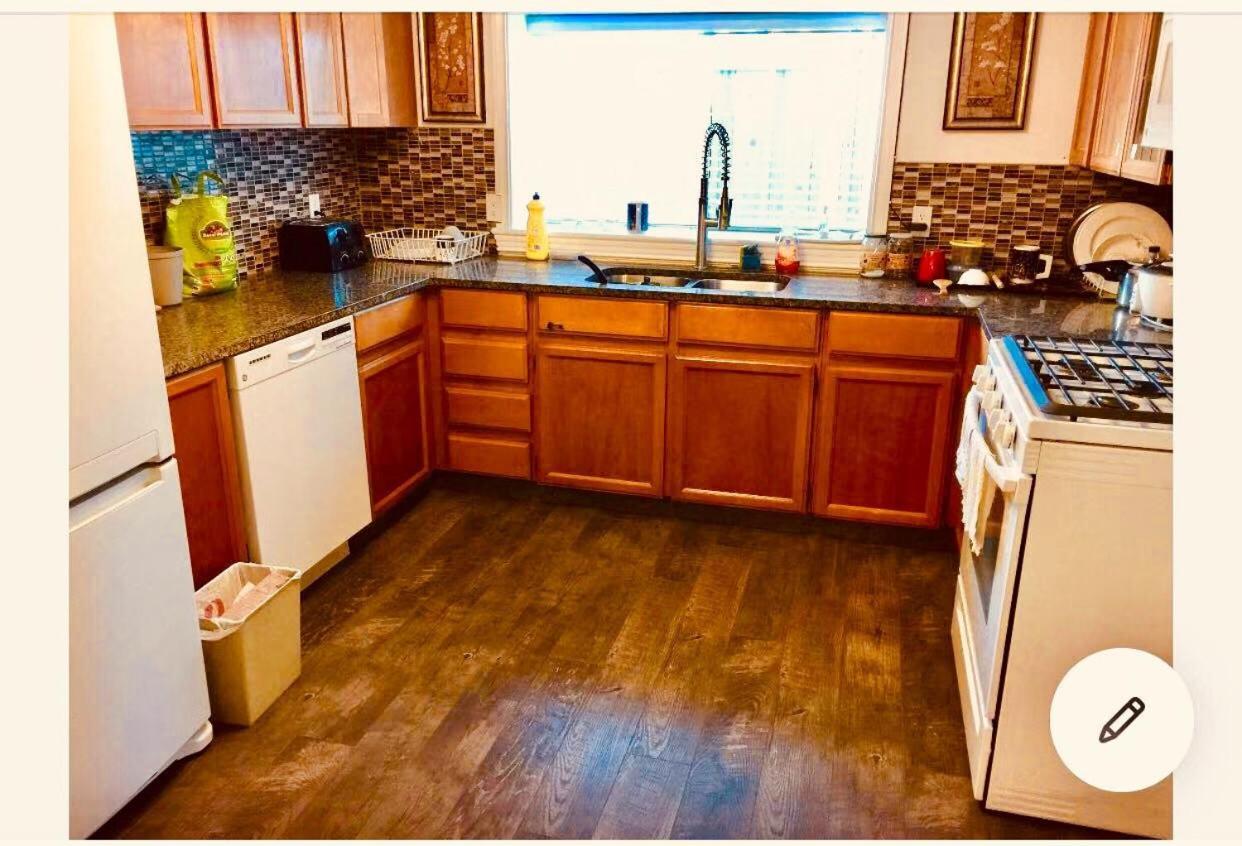 Good Location Apartment เซอร์รีย์ ภายนอก รูปภาพ